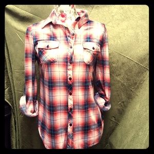 Woman sz M Buttons down Shirt